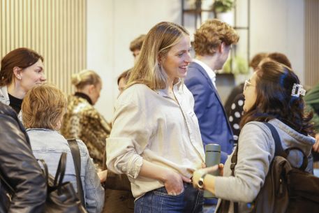 Personen im Gespräch