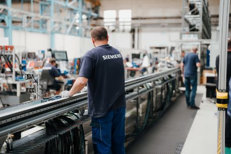 Mitarbeiter im Produktionsablauf