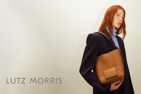 Frau mit Handtasche