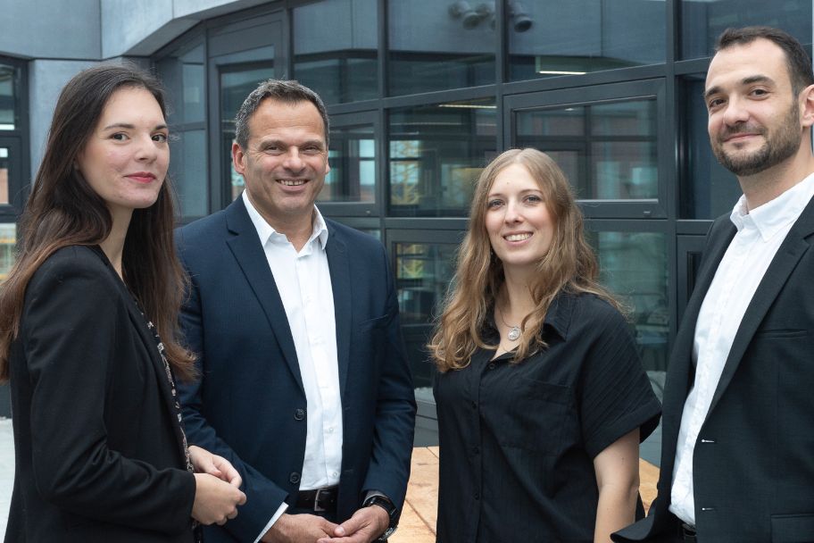 Vier Mitglieder im Team Standortberatung von munich business