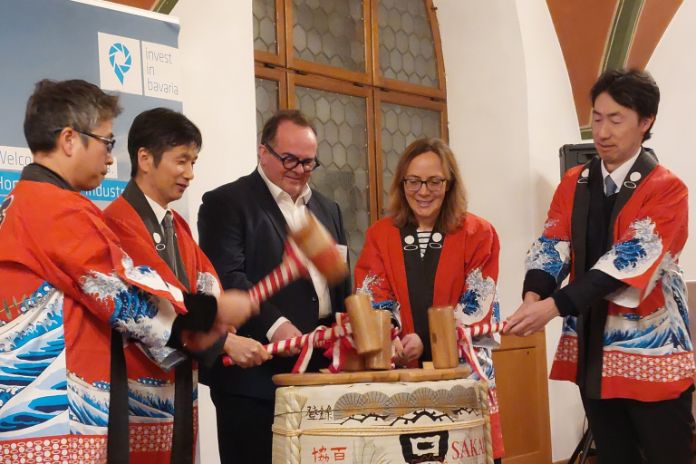 Traditionelle Kagami-Biraki-Zeremonie im Münchner Rathaus