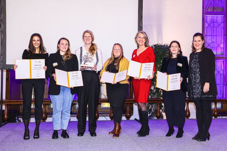 v.l.: Talita Grethel (Infineon Technologies AG), Sabrina Nerb (BWM Group)  Georgina Heyland (JOBLINGE e.V.), Alina Fritzler (Allianz Gruppe), Andrea Pernkopf (Lufthansa Group), Julia Gaab (Siemens AG), Verena Dietl (Bürgermeisterin)