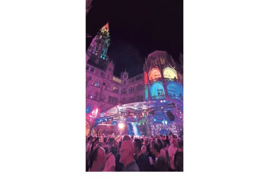 Party die ganze Nacht im Rathaus am Marienplatz und im Prunkhof bis fünf Uhr morgens