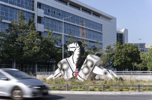 Skulptur „PS (Horsepower)“