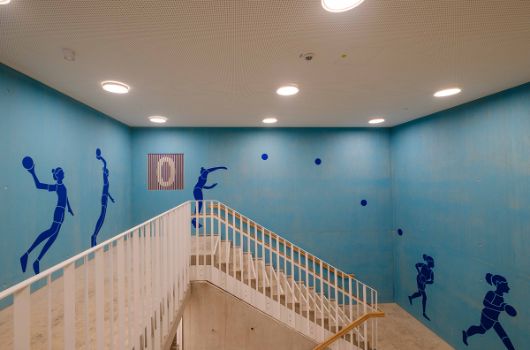 Ansicht des Treppenhauses zur Sporthalle