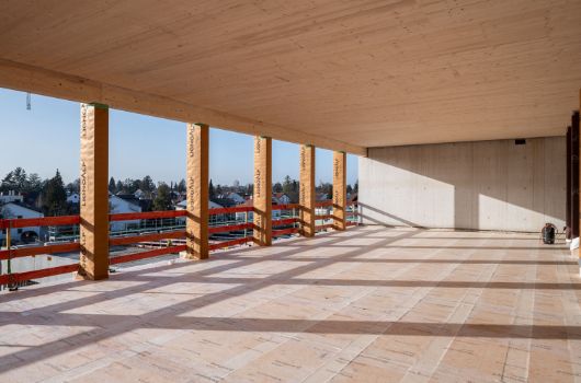 Fertigstellung der Decke im zweiten Obergeschoss der Grundschule