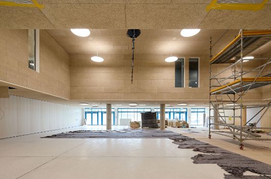 Aula zur gemeinschaftlichen Nutzung beider Schulen.