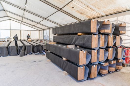 Lagerung der Baubuche zum Schutz vor Witterungseinflüssen 