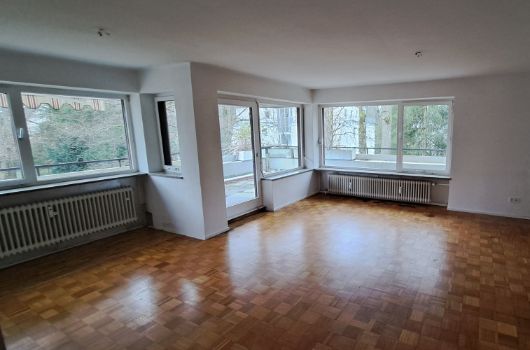 Harthauser25c - Wohn-Essbereich mit Blick nach draußen