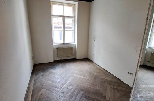 bisheriges Schlafzimmer klein