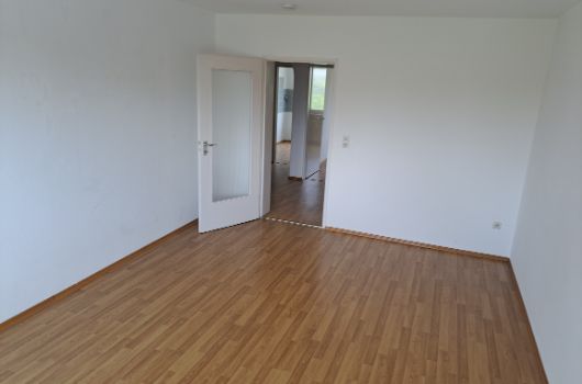 Blick vom Wohnzimmer zur Diele