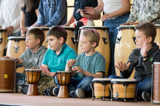 Trommelaufführung der Schüler*innen