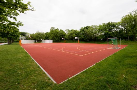 Basketball- und Handballfeld an der Bezirkssportanlage Süd