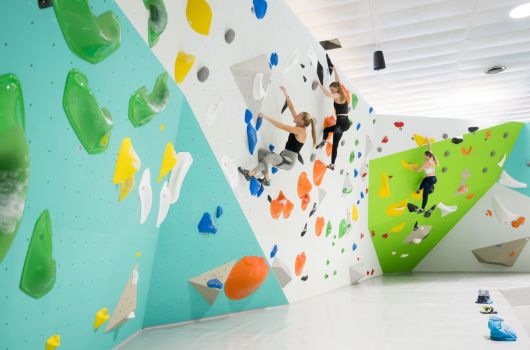 Munich Action Park - Bouldern an der Kletterwand