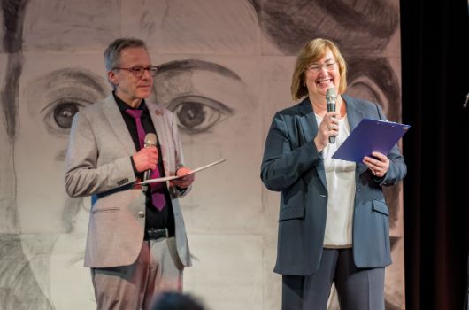 Die Schulleitungen Ralf Knoth und Pauline Zikeli auf der Feier