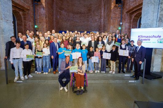 Preisverleihung Klimaschule Gold - Gruppenfoto