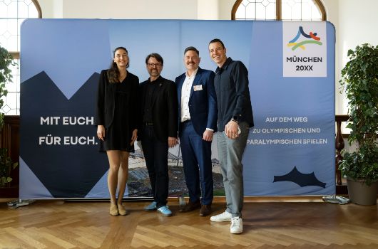 Christina Hering, Florian Kraus, Christoph Bischlager und Dominik Klein auf der Schulsportehrung 2026