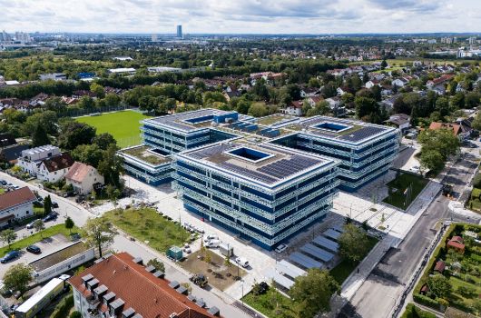 Willy-Brandt-Gesamtschule - Drohnenaufnahme des Schulkomplexes