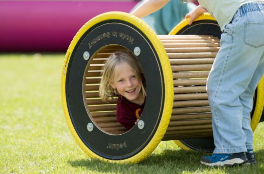 Spielaktion mit Bewegungsgerät
