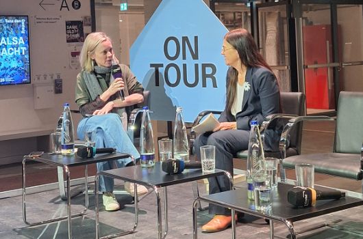 Stadtbaurätin Merk und Moderatorin Wolf im HP8