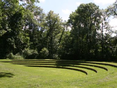 Das "Neue Amphitheater" im Englischen Garten (Foto: N p holmes; Quelle: Wikimedia)