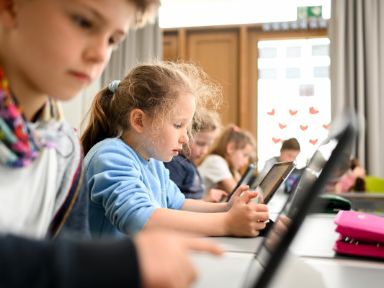 Medienbildung im Bildungsbereich strukturell verankern