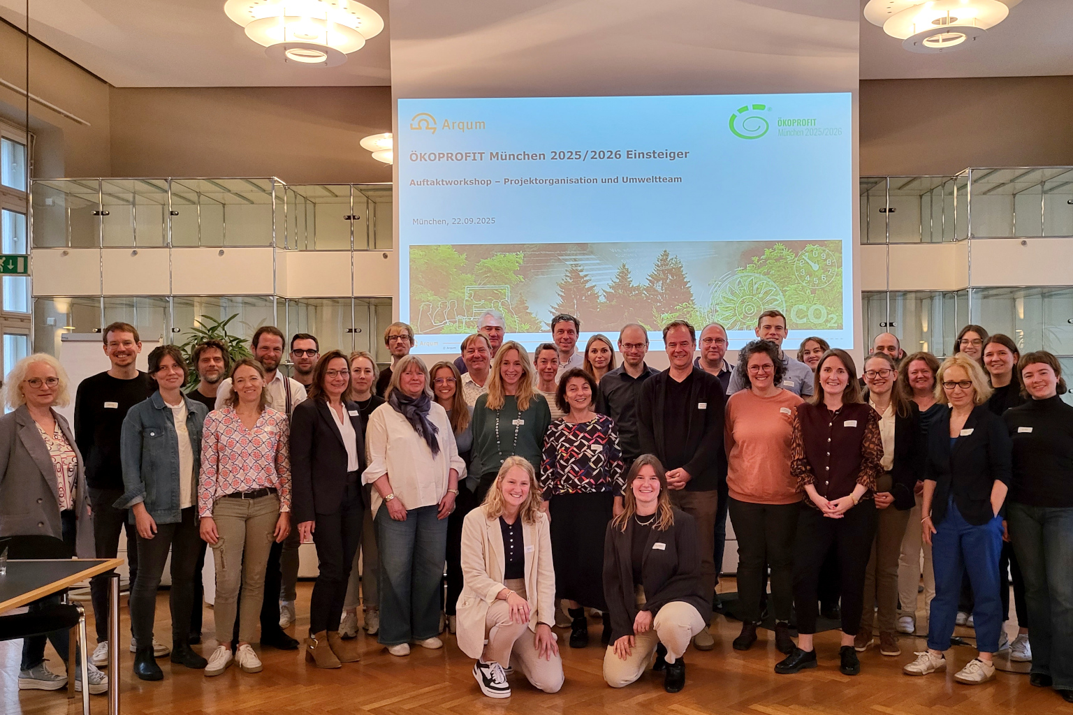 ÖKOPROFIT-Runde 2025/26 - Gruppenbild der Teilnehmenden