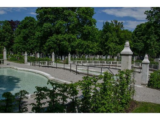 Rückansicht der Kaskaden im Ostfriedhof