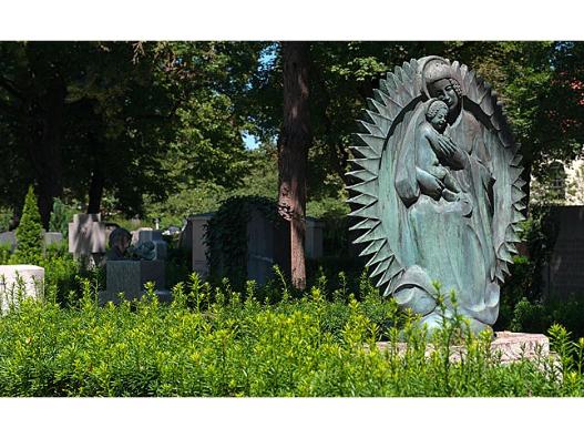 Gräber im Friedhof Pasing